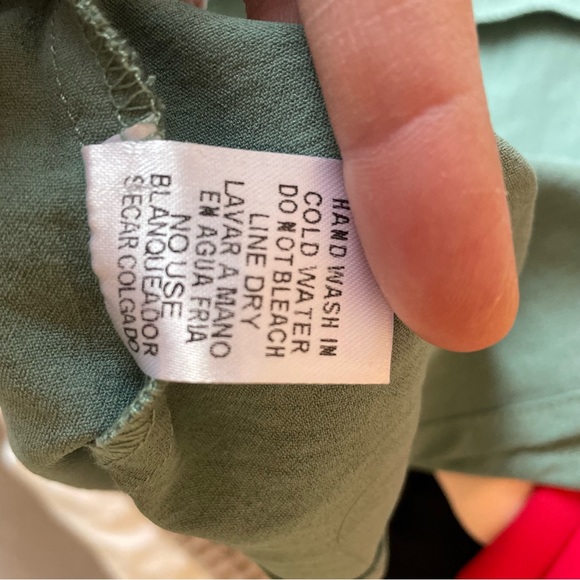 ENTRO | Button Front Adjustable Strap Camisole (New w/o Tags) - Size M - Picture 5 of 6